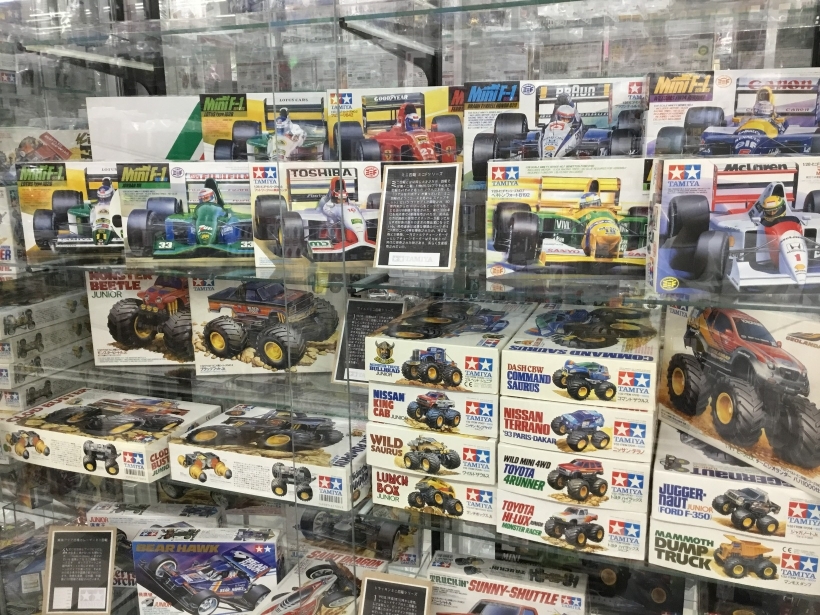 博物館級!! 歴代ミニ四駆ほぼ当時物でお出迎え | お知らせ | ブック