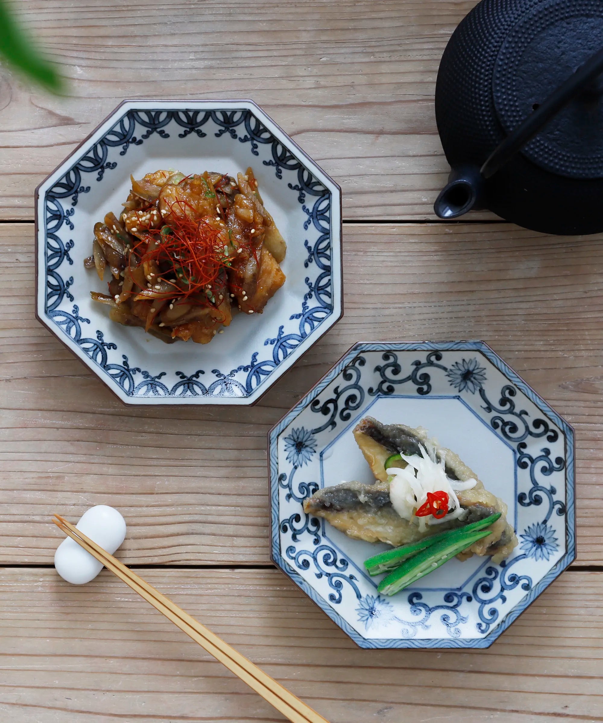 古染菊唐草 - 八角銘々皿 | 有田焼(ありたやき)の専門通販 Realita