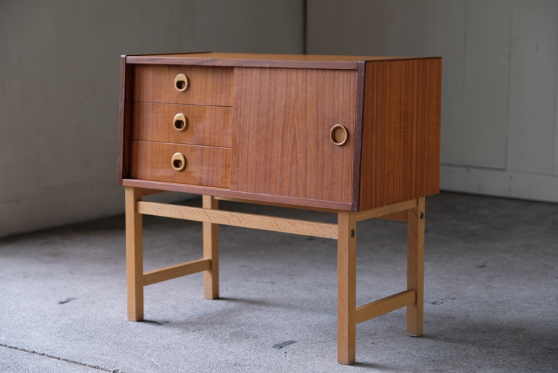 ヴィンテージ スウェーデン製 チーク材 北欧 サイドチェスト