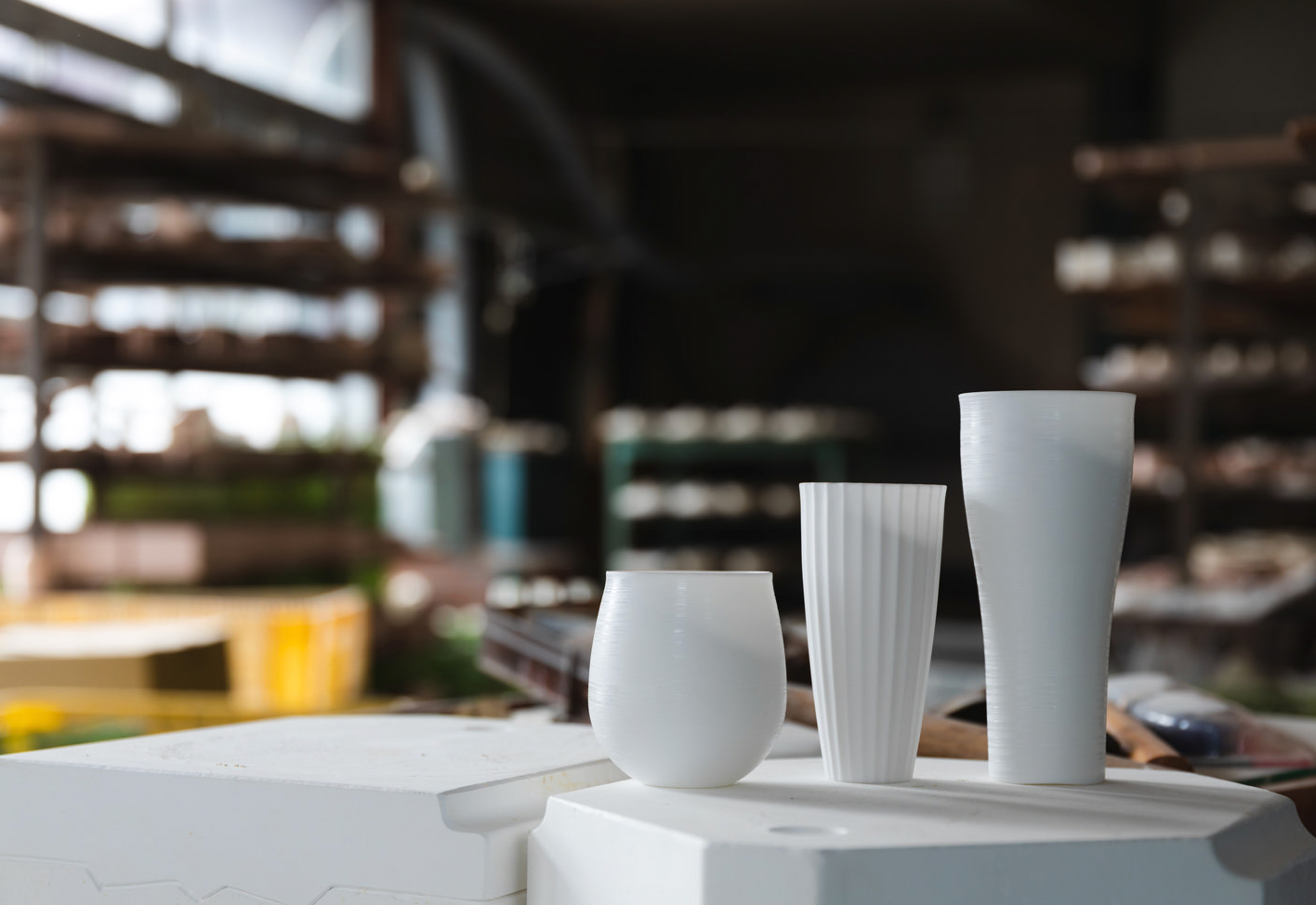 エッグシェル® Kaori L（有田焼／やま平窯）｜飲み口1mm以下の極薄磁器