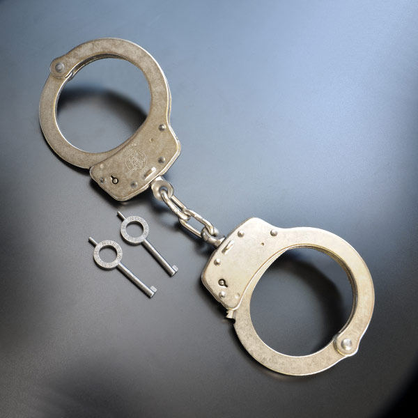 スミス&ウエッソン 手錠 100P-1 シングルロック | ミリタリーショップ