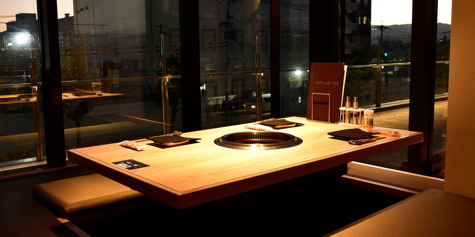 特撰和牛焼肉としゃぶしゃぶ一寸法師 (トクセンワギュウヤキニクト