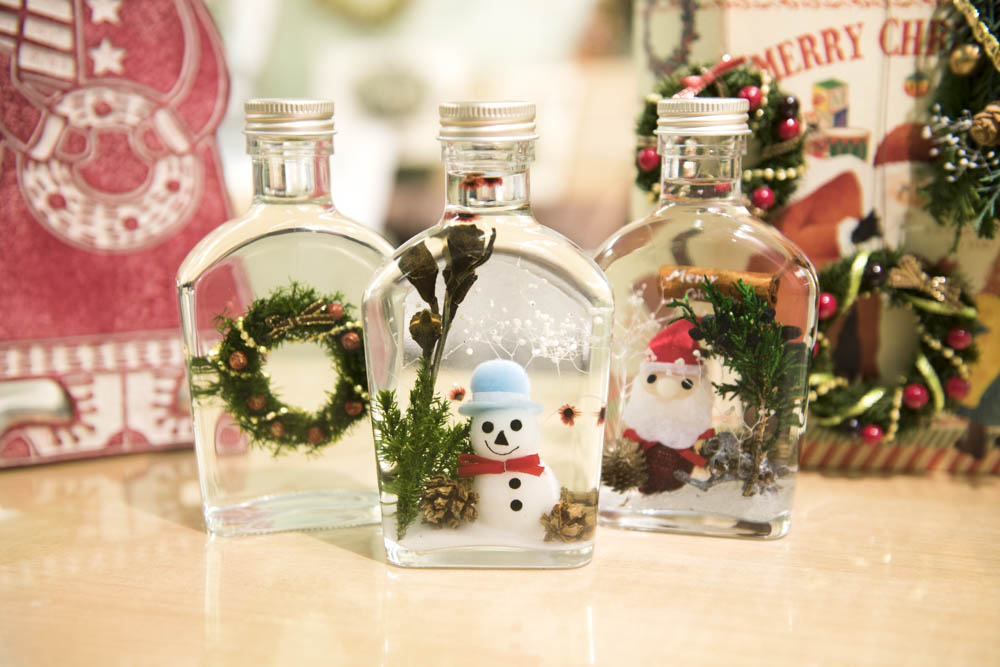 お楽しみ会が盛り上がる！ 子供と一緒に【クリスマス風ハーバリウム