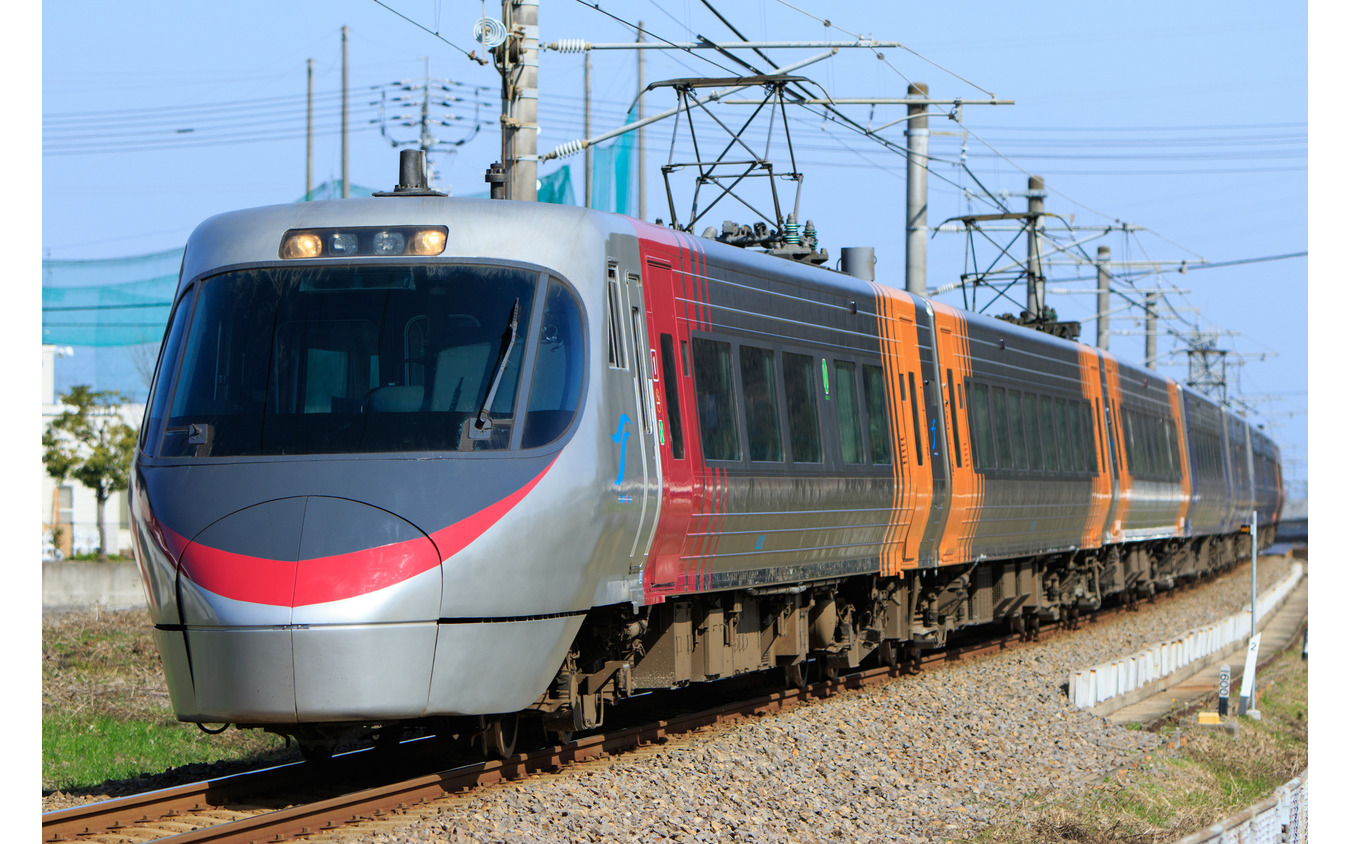 JR四国の8000系特急型電車が再び大規模リニューアル…8600系に準じた塗