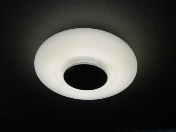 だだのｽﾋﾟｰｶｰ付きｼｰﾘﾝｸﾞﾗｲﾄではないです！』 SONY Multifunctional