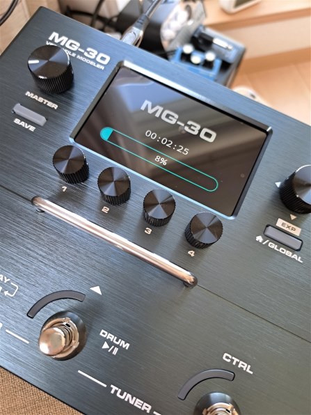 価格、機能、音質の三拍子が揃った小型マルチ』 NUX MG-30 高村尚平