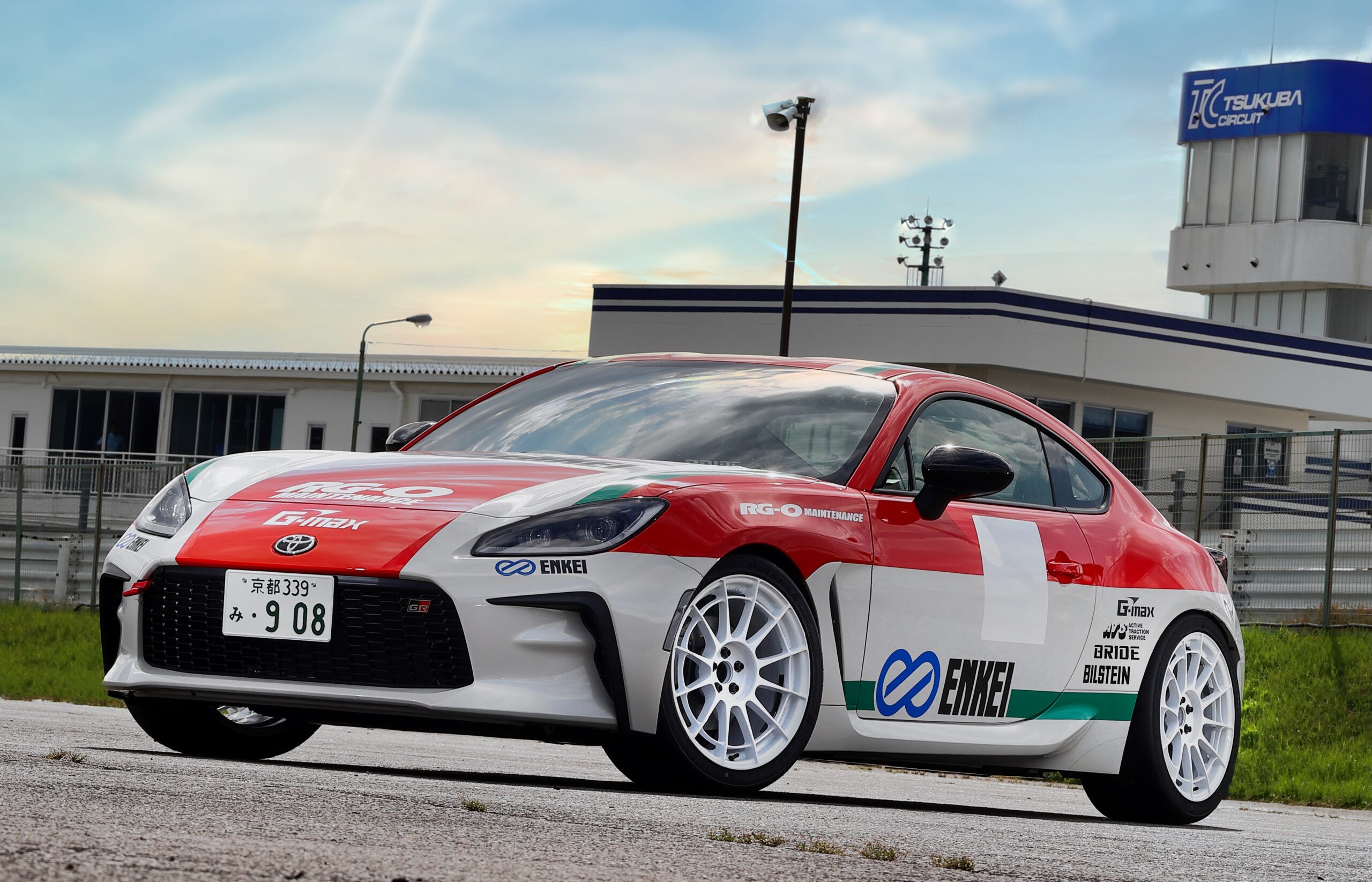 265/35R18が履けるZN8/ZD8専用ホイール「ENKEI NT03RR Type SS」純正