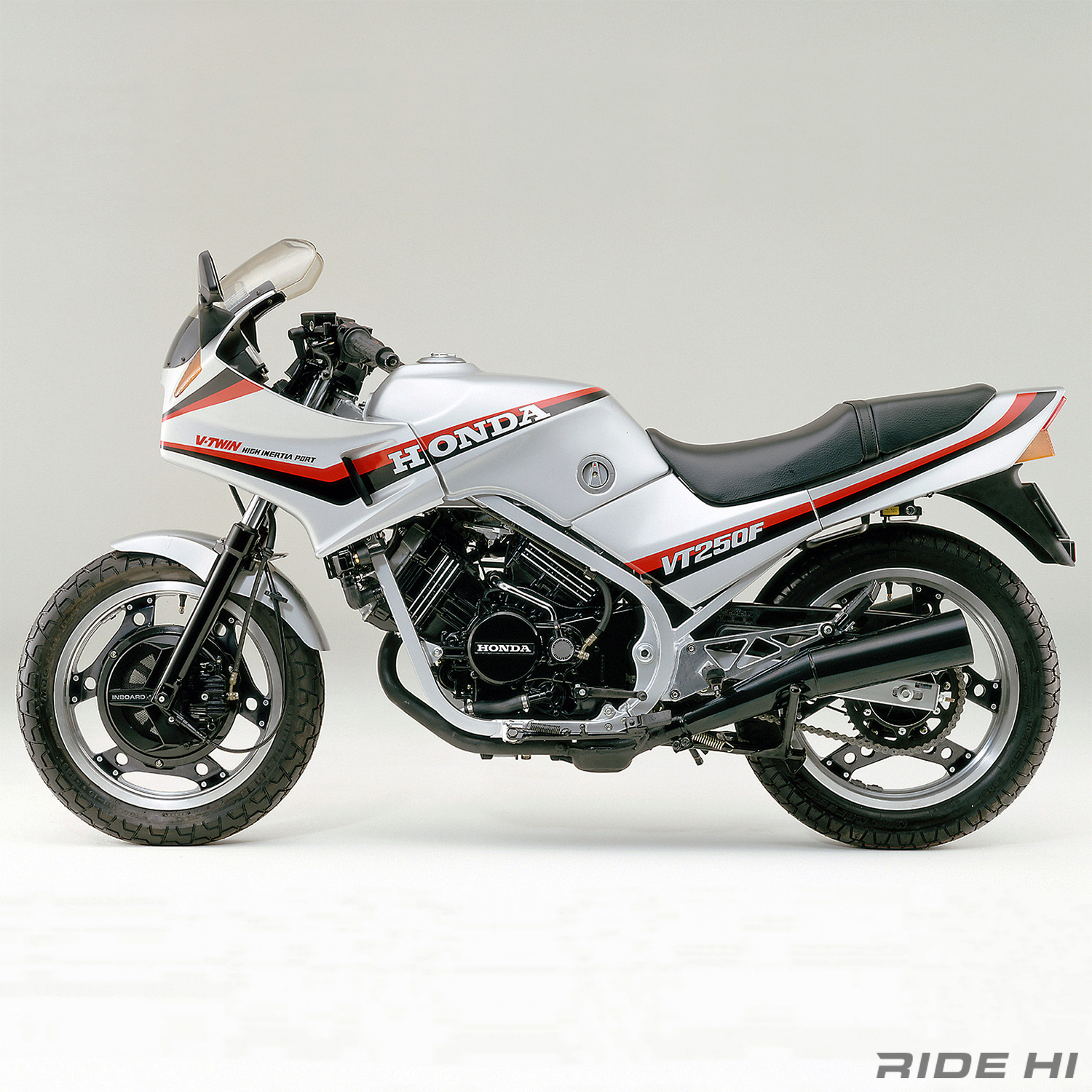 2世代目VT250F/Zはまさかの40PSで売れまくった！【このバイクに注目
