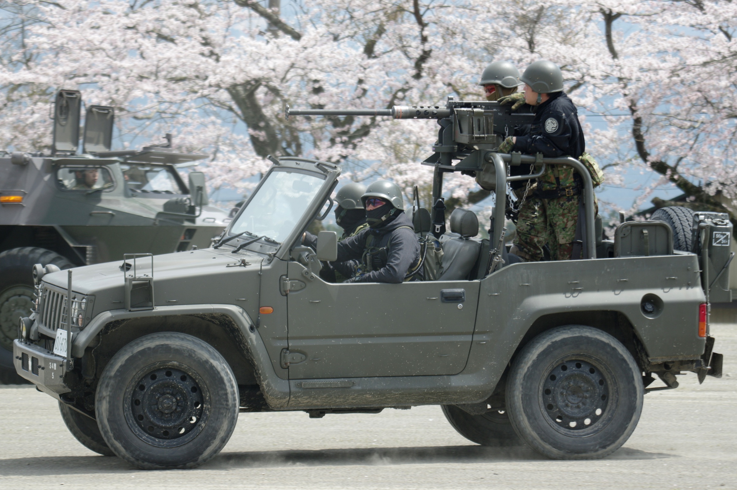 1/2tトラック（73式小型トラック）｜パジェロ・ジープ｜陸上自衛隊