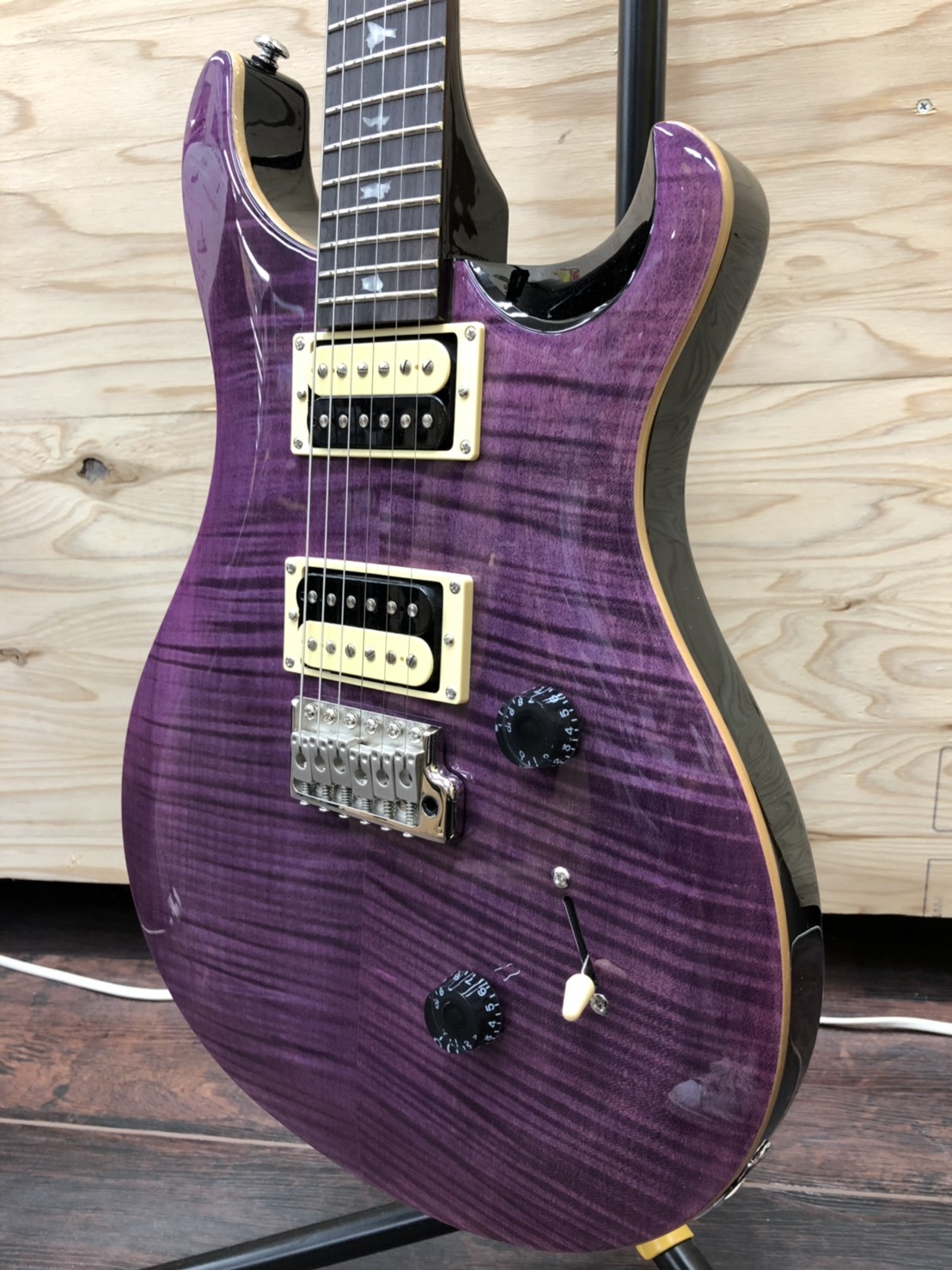 ☆楽器コーナーより《PRS SE CUSTOM 24 N AT Amethyst》入荷しました