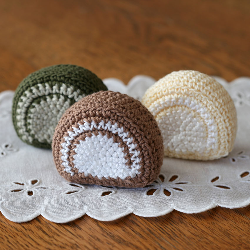 かぎ針編み無料編み図「クロッシェ・パティシエのロールケーキ