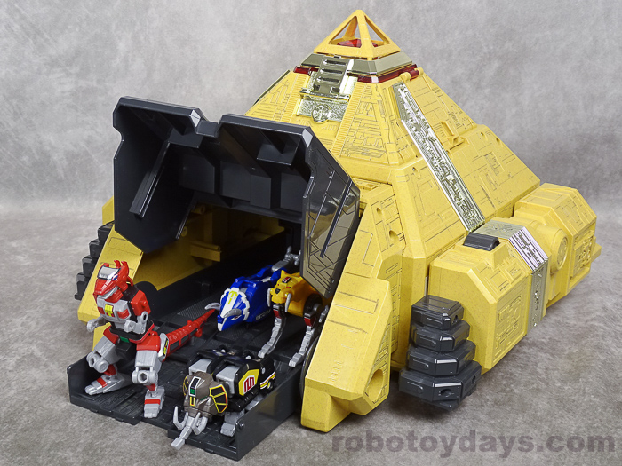 超巨大 DX キングピラミッダー (King Pyramider) レビュー | RoboToyDays