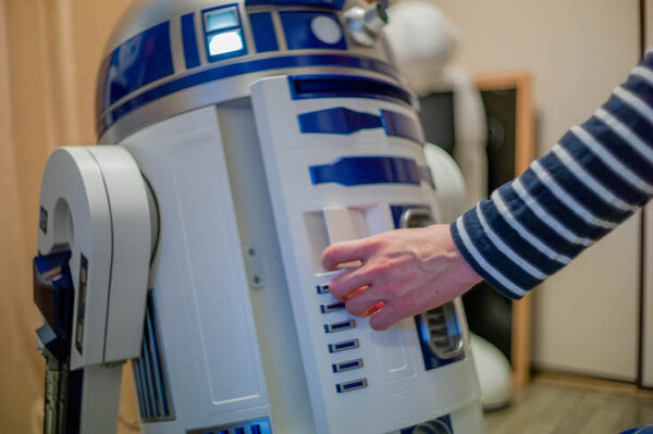 R2-D2実物大冷蔵庫「R2-D2 Moving Refrigerator」使ってみた