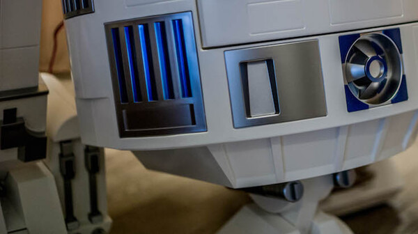 R2-D2実物大冷蔵庫「R2-D2 Moving Refrigerator」使ってみた