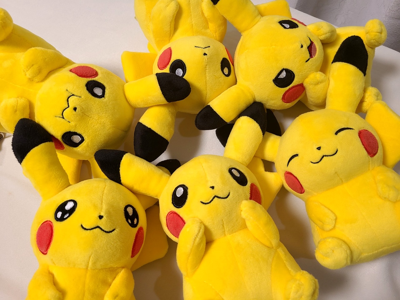 ポケモンセンターにピカチュウ大量発生チュウ！リアル厳選でマイ