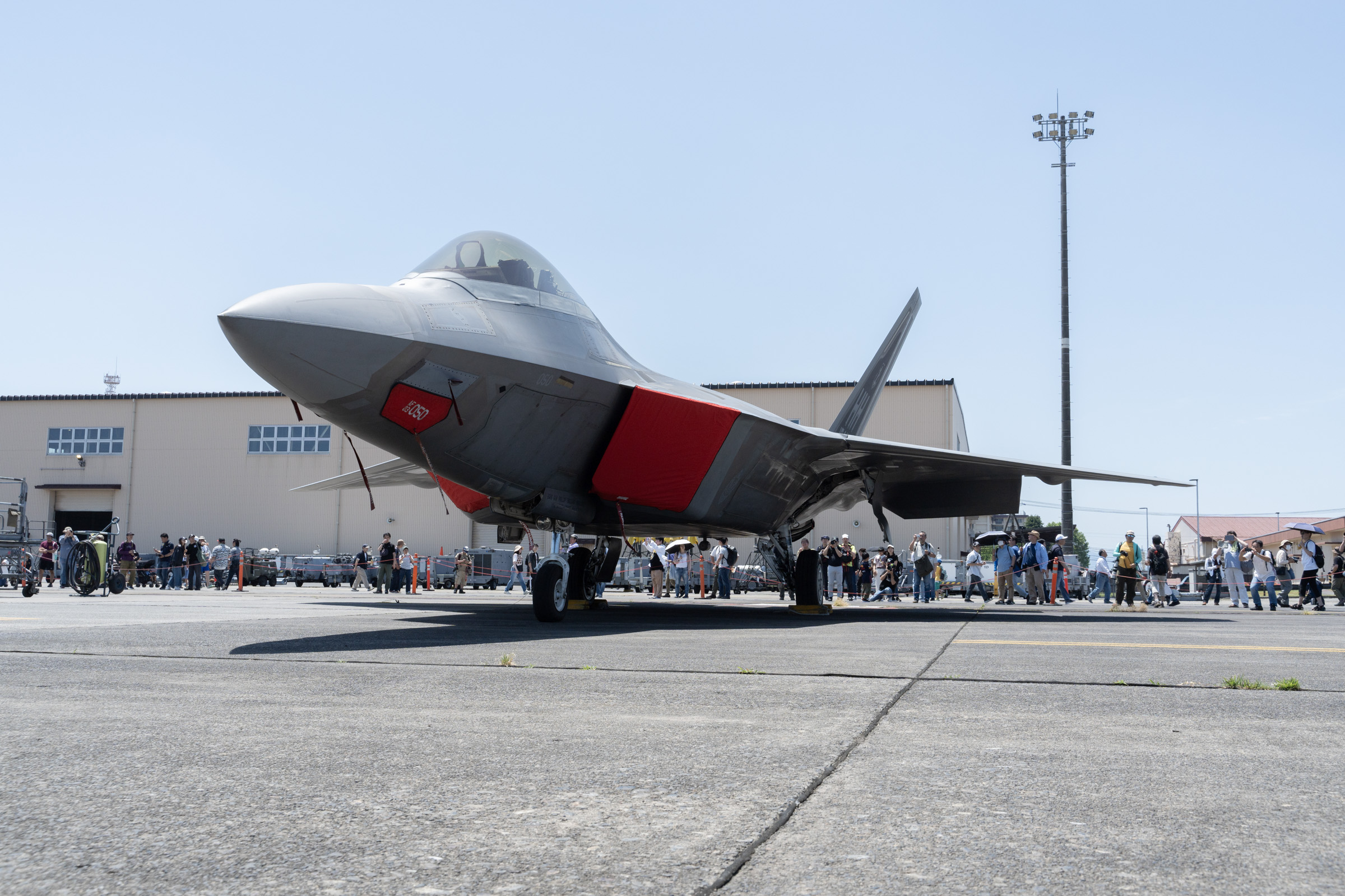 横田基地の日米友好祭「Friendship Festival」でF-22を見てきた / 入場