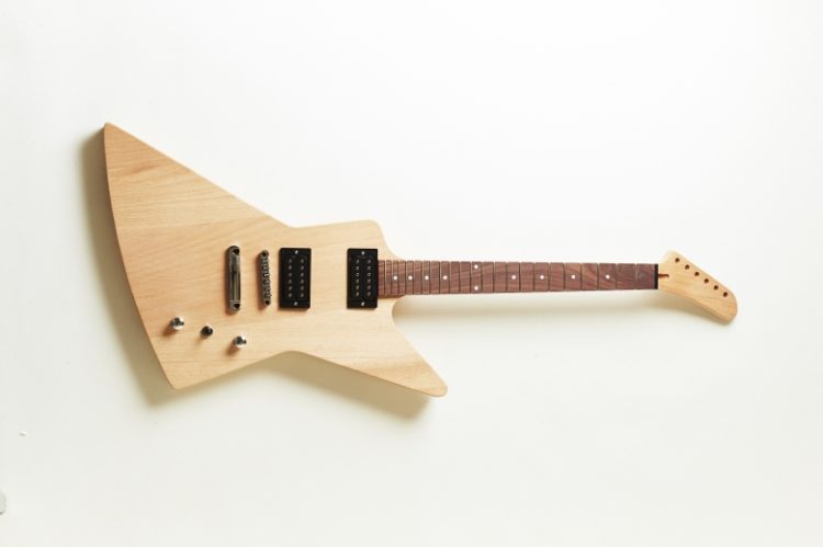 エクスプローラータイプ セットネック ギター組み立てキット【DIY