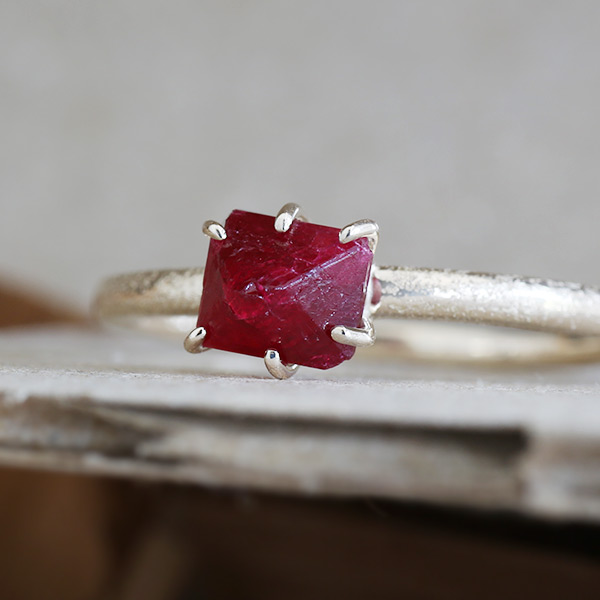 数量限定 レッドスピネル原石 リング オアー 指輪 PT900 K18 K10対応