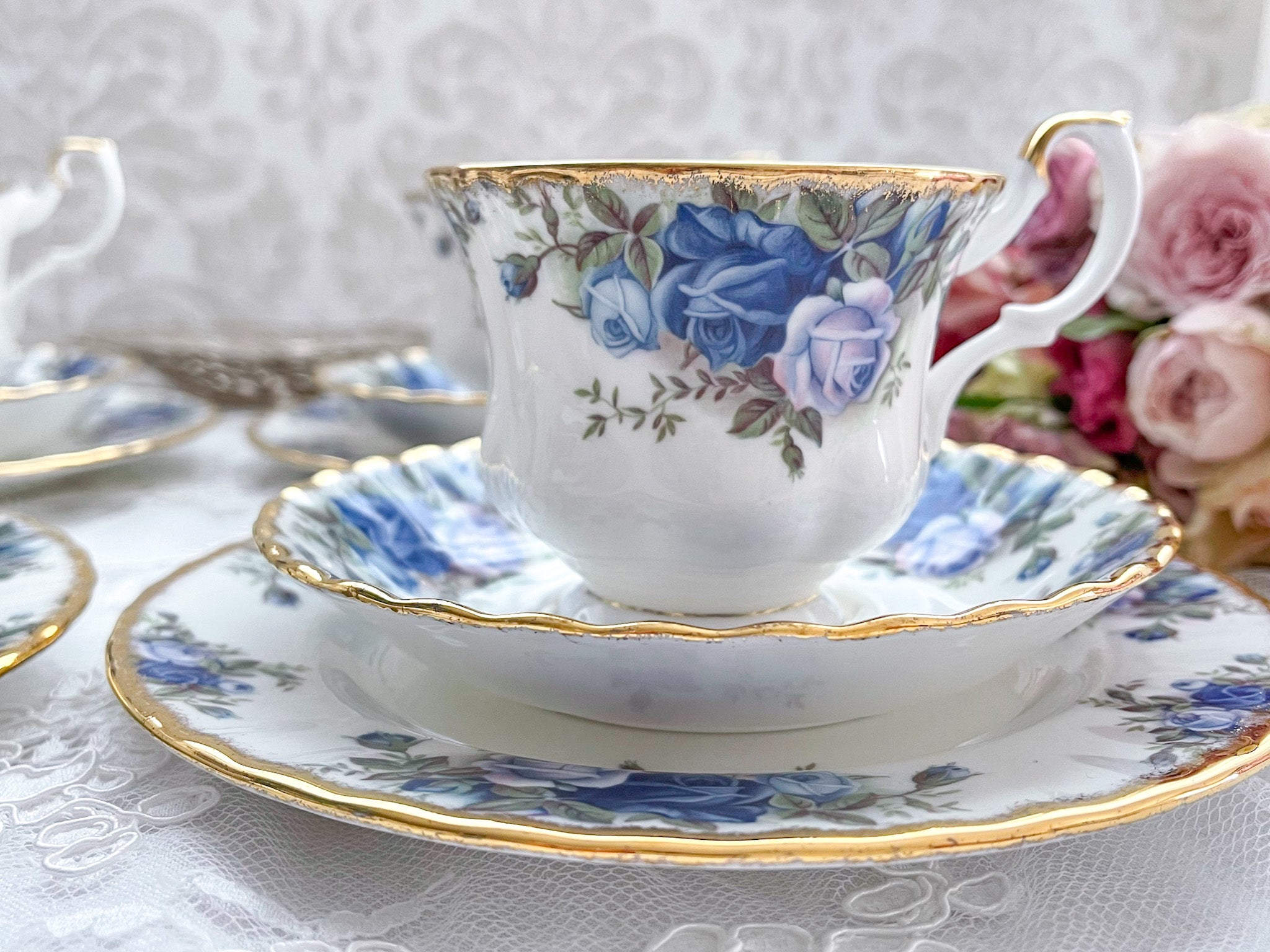 ロイヤルアルバート ムーンライトローズ ブルーローズのティートリオ