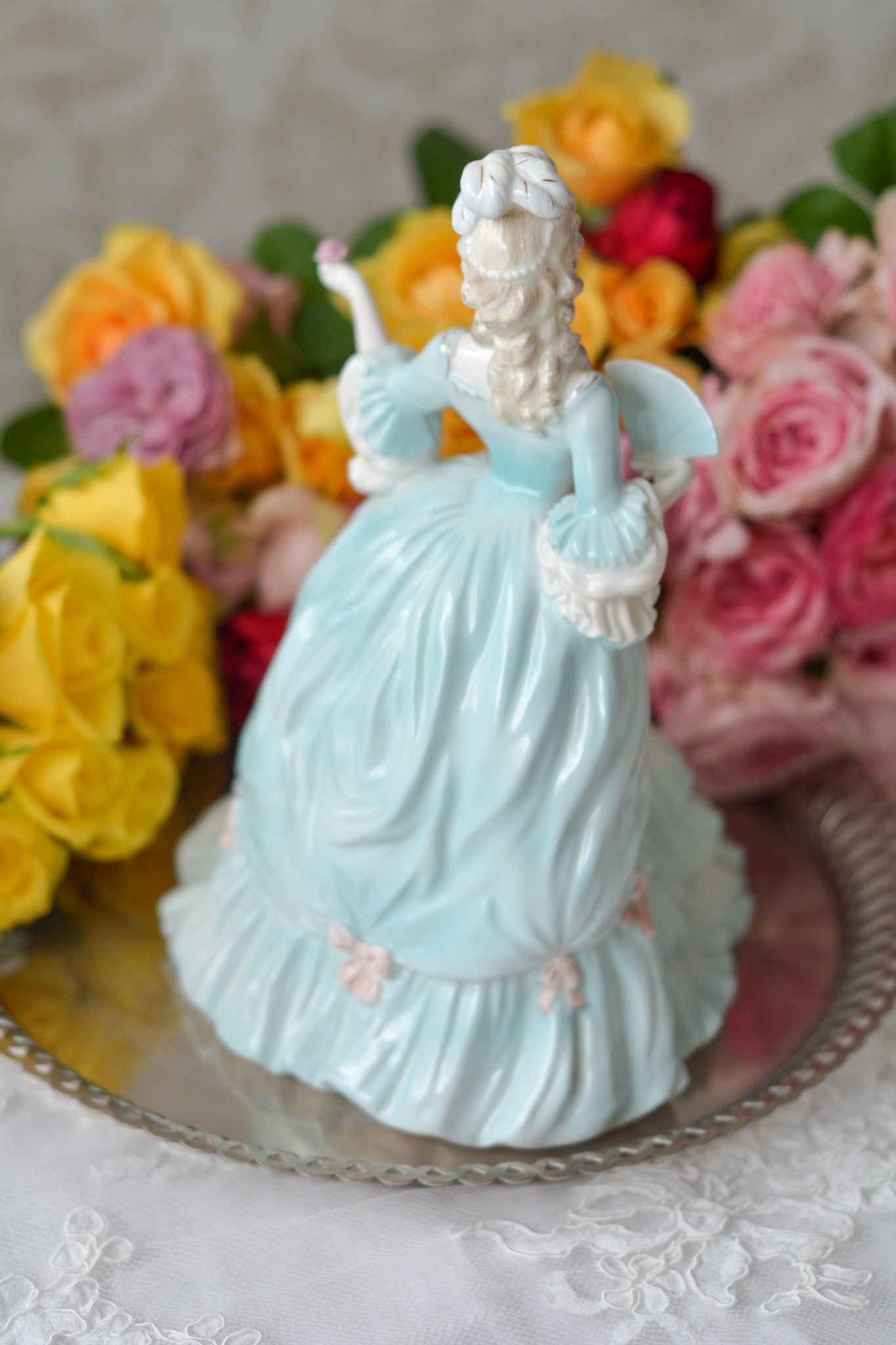 エリザベス女王 ウエディング コールポート フィギュリン ドール 置物