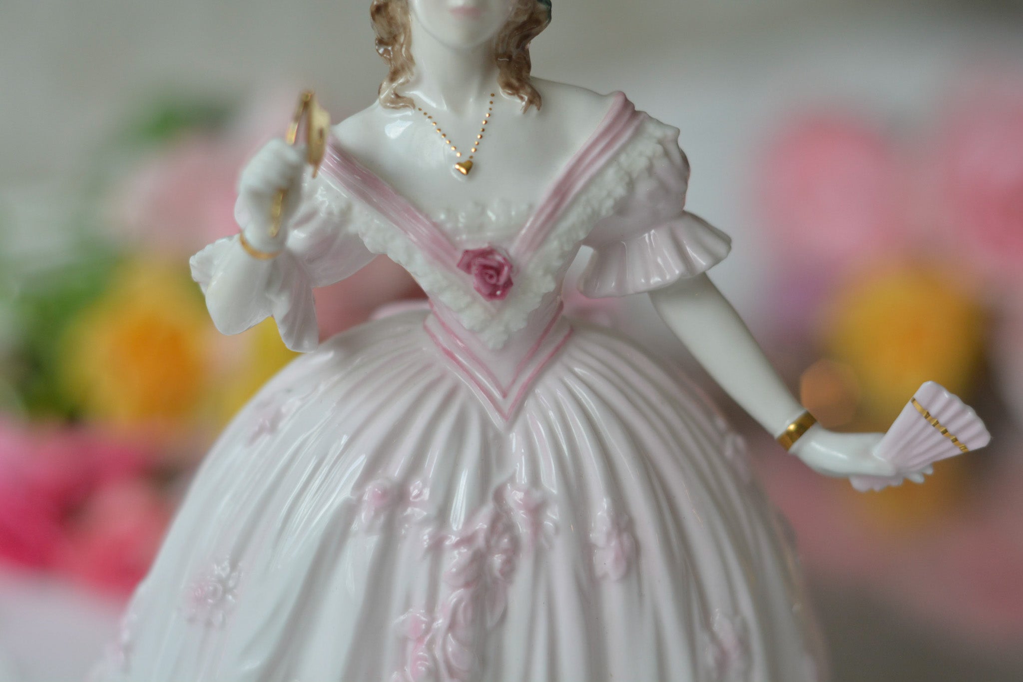 ロイヤルウースターThe Masquerade Begins フィギュリン – Rose Antiques