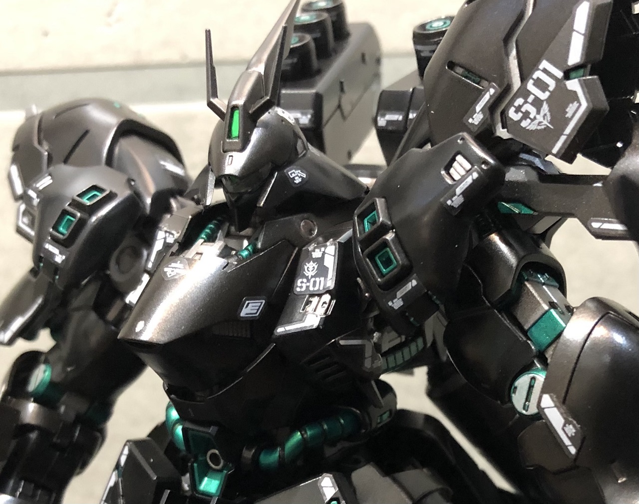 ガンプラ制作】RGサザビーをオリジナル塗装してみた【レビュー