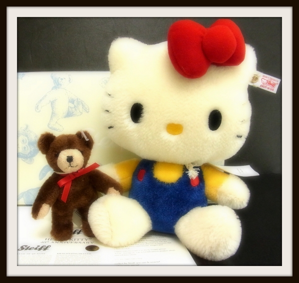 Steiffハローキティ・ベア II (2005年) キティちゃんのマスク付き