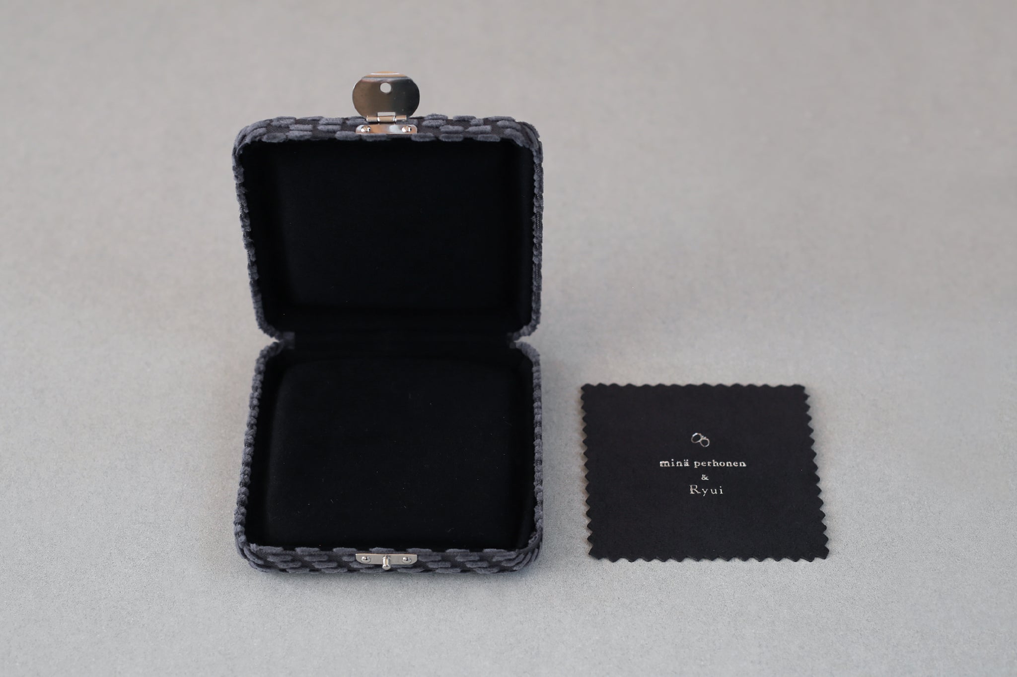 minä perhonen & Ryui トラベルジュエリーケース (land puzzle)