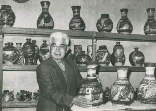 人間国宝・故金城次郎さんの登り窯を改築 陶工ら「寂しい」内部は幻想空間