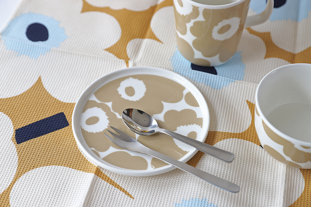 マリメッコ プレート13cm ウニッコ／ホワイト×ベージュ｜北欧モダン