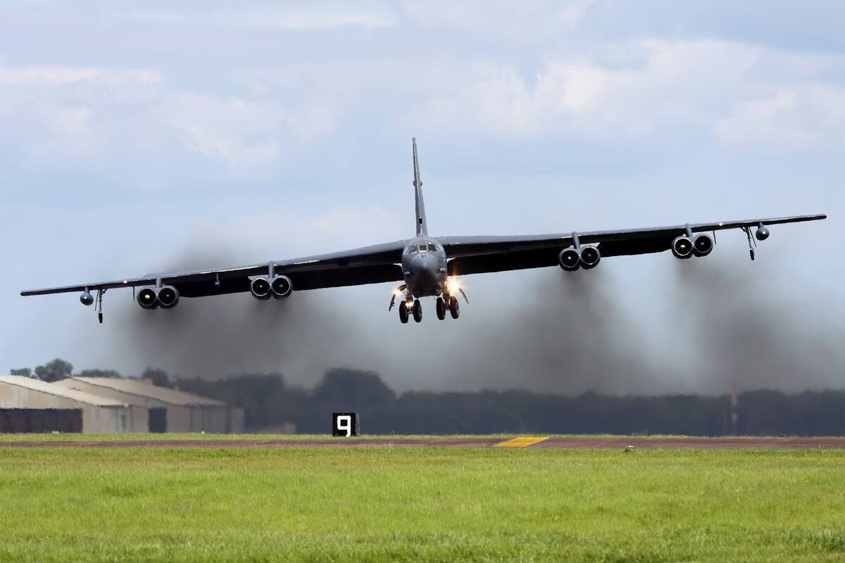 イタレリ 1:72 B-52G ストラトフォートレス : r/modelmakers