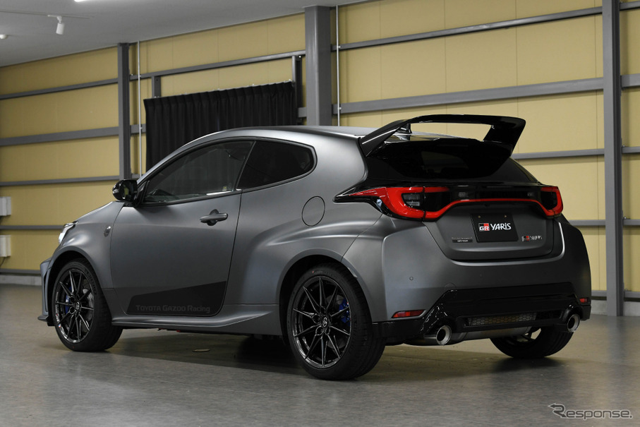 GRヤリス オジエ・エディション』は新開発のリヤウイングと、大人な