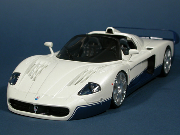 2005 Maserati MC12 diecast model car 1:18 scale diecast by Hot