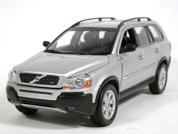 2005 Volvo XC90 V8 diecast model car 1:18 scale die cast by Welly
