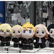 東京リベンジャーズ」タケミチ、マイキーたちが自立するぬいぐるみに