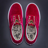 ジョジョ 黄金の風」×「VANS」ジョルノ＆ブチャラティをスニーカーで