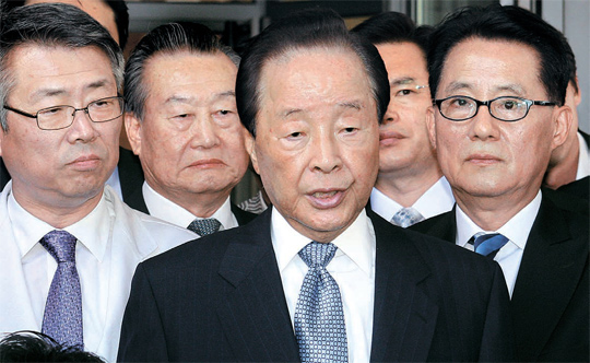 写真】金泳三氏、金大中氏をお見舞い | Joongang Ilbo | 中央日報