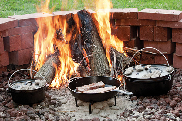 8 Inch / 2 Quart Camp Dutch Oven（キャンプオーヴン 8インチ