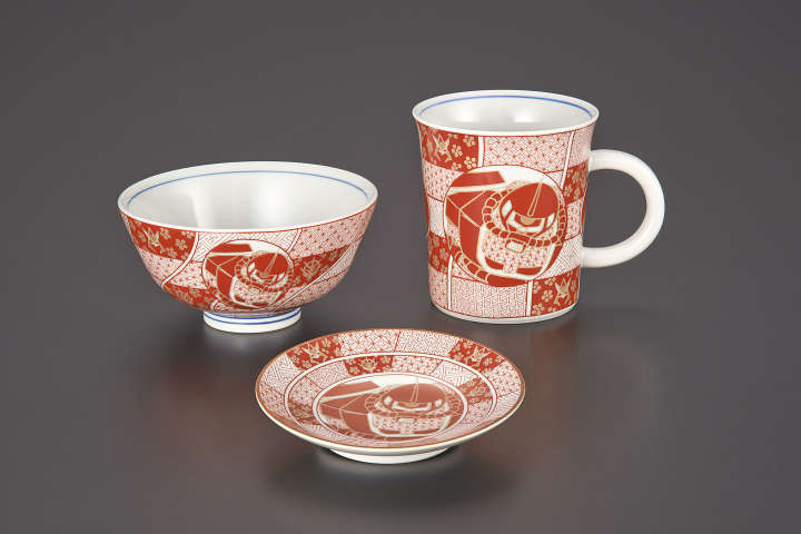 まさかのコラボがなかなかイケる！ガンダム×九谷焼の豆皿｜Infoseek