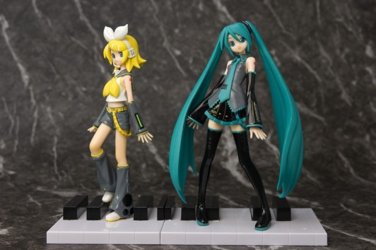 VOCALOID 初音ミク EXフィギュア 2体セット｜ホビーの総合通販サイト