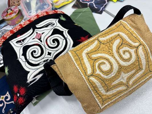 アイヌ刺しゅう | 道新文化センター