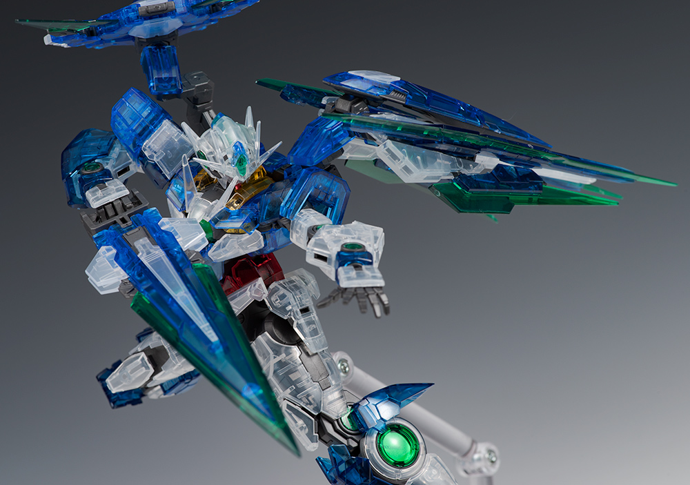 RG ガンダムベース限定 ダブルオークアンタ フルセイバー［クリア