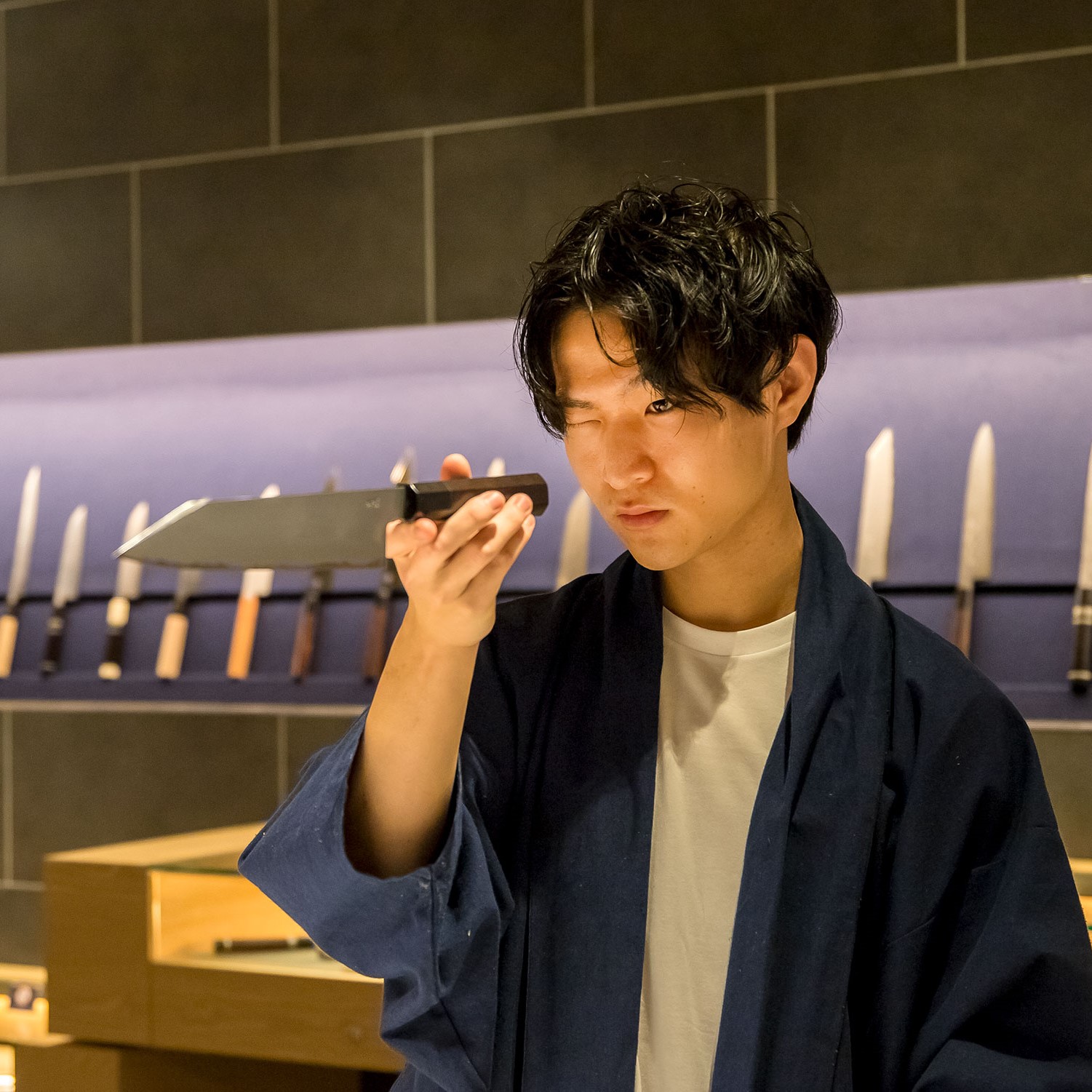 研ぎ師・動画クリエイター 包丁料理人おいりさんの包丁愛 | オレンジ