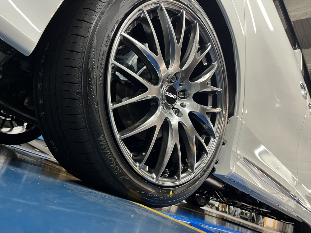 トヨタ アルファードにRAYS ホムラ 2X9 PLUS 取り付け – スーパー