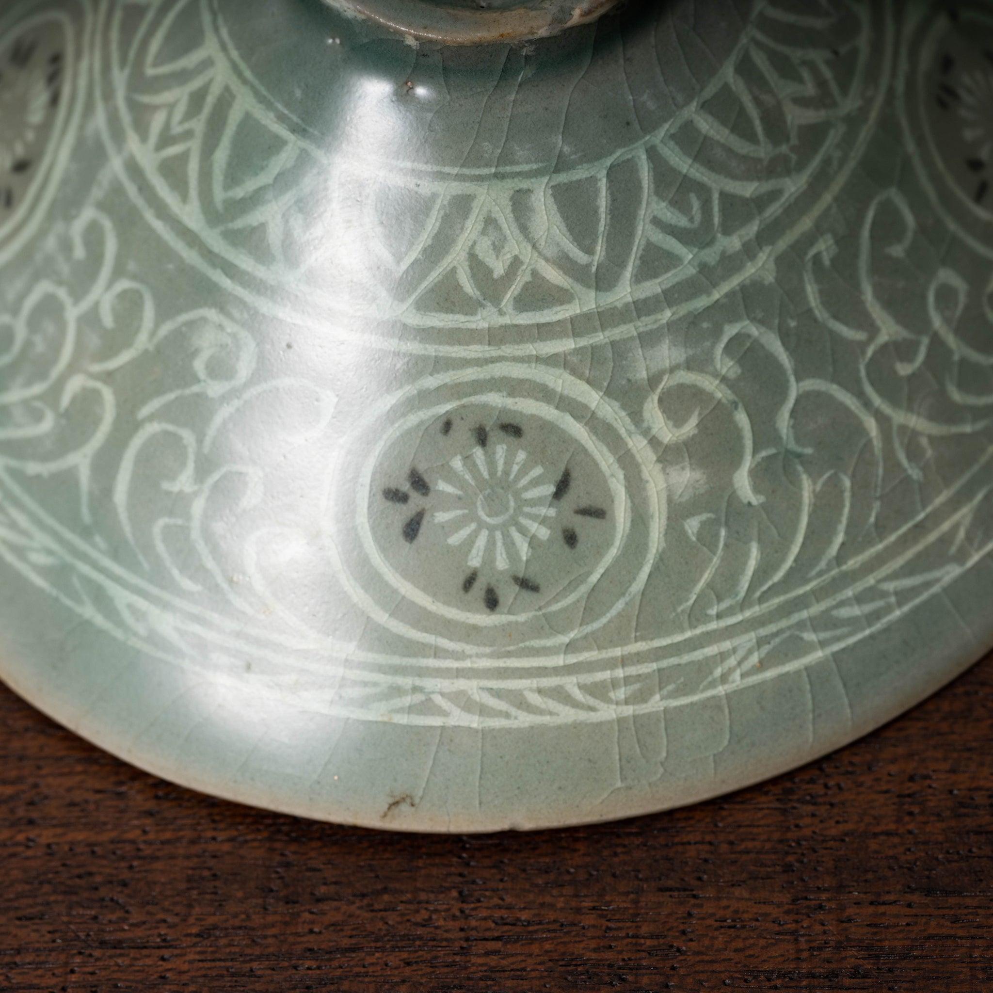 高麗 青磁象嵌雲龍文茶碗 – 燦禾 SANKA