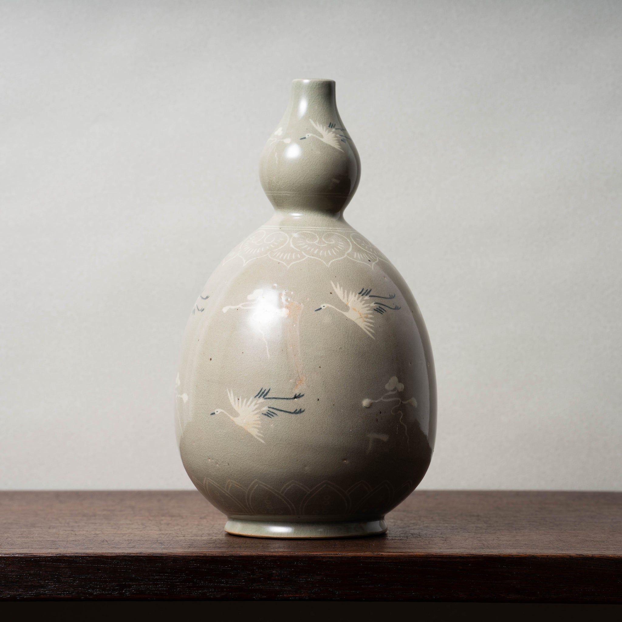 高麗 青磁象嵌雲鶴文瓢形瓶 – 燦禾 SANKA