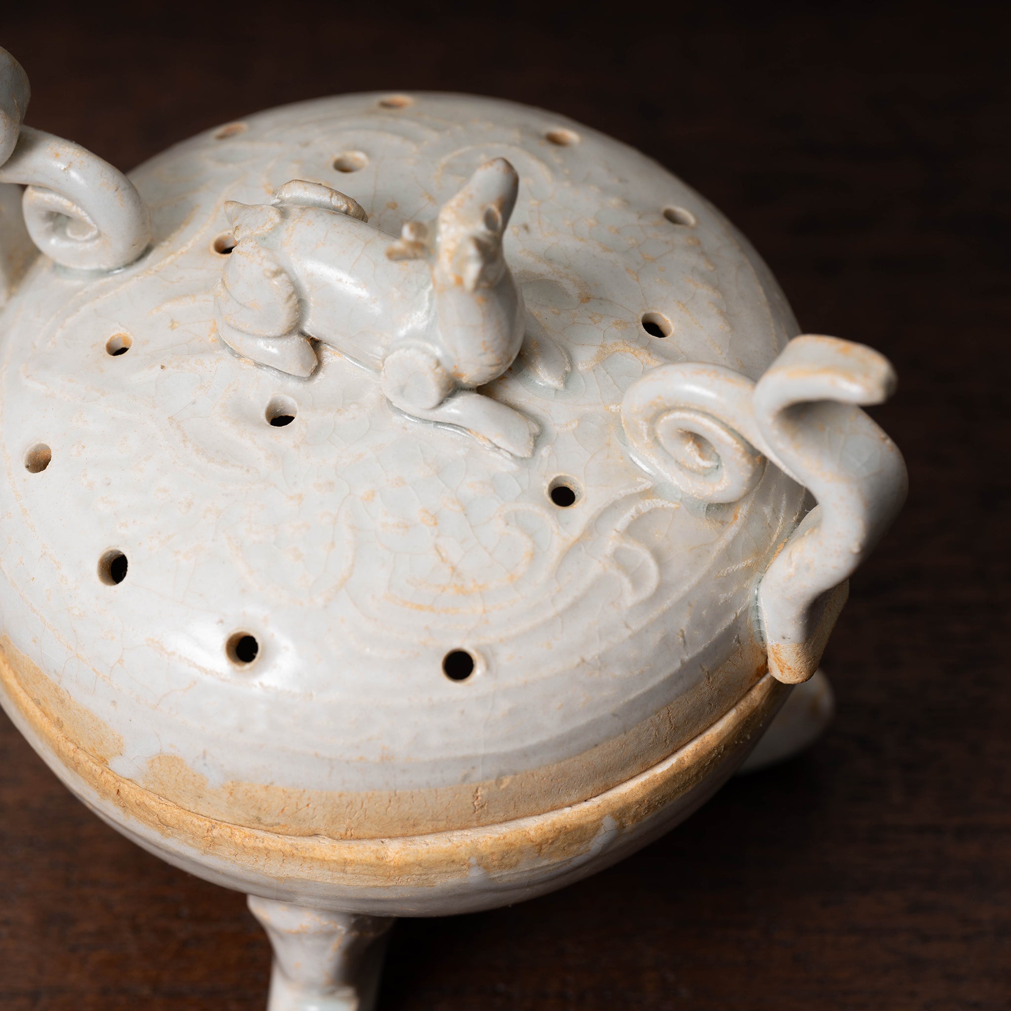 唐代 景徳鎮 白磁馬蓋付三足香炉 – 燦禾 SANKA