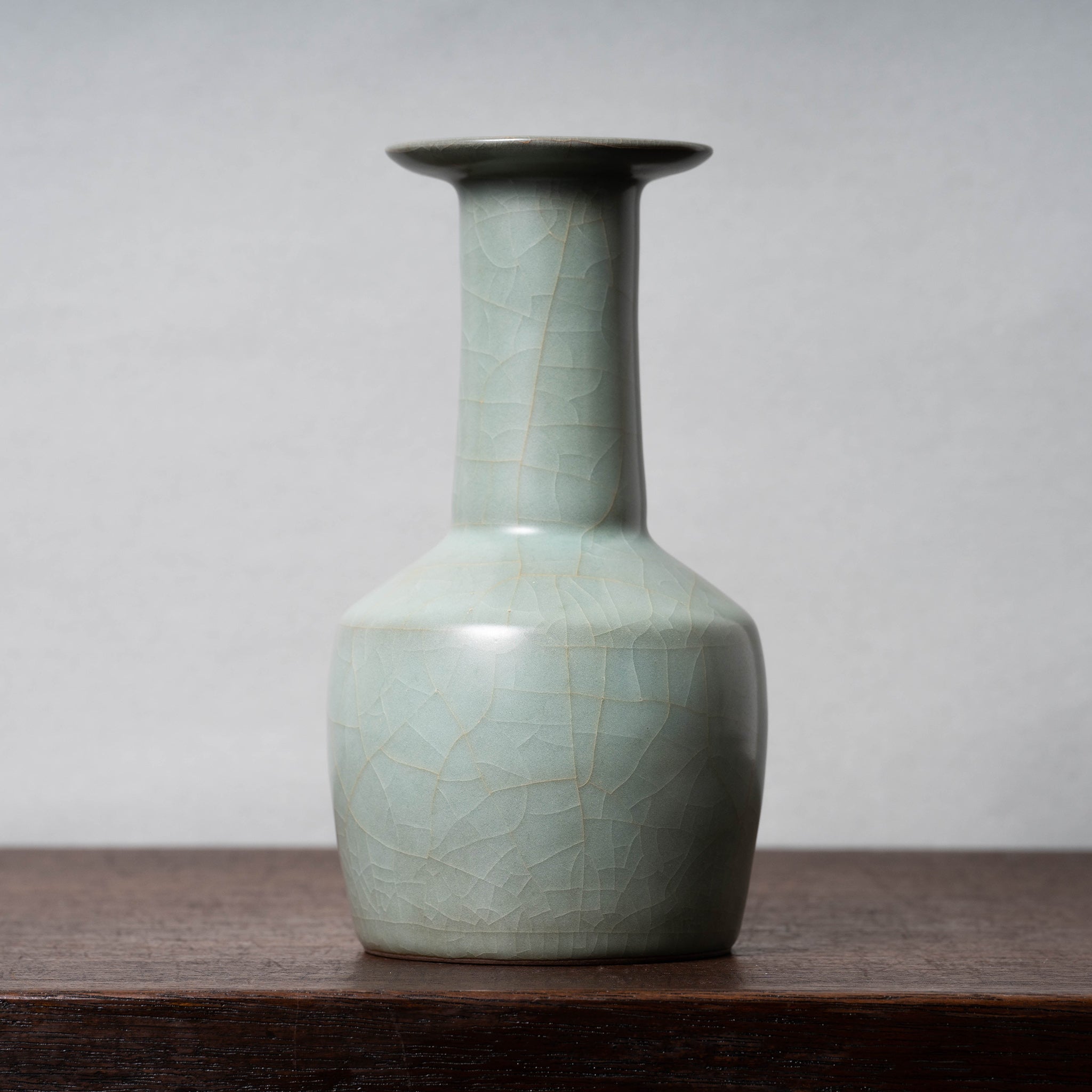 南宋 官窯 青磁盤口折肩瓶 – 燦禾 SANKA