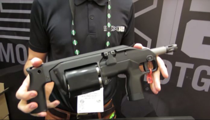 リボルバー式ショットガン『SIX12』！アサルトライフルにも装着可能