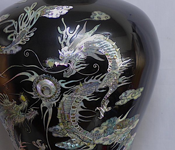 名古屋市千種区のお客様より、韓国工芸螺鈿細工の壺他、引き取らせて